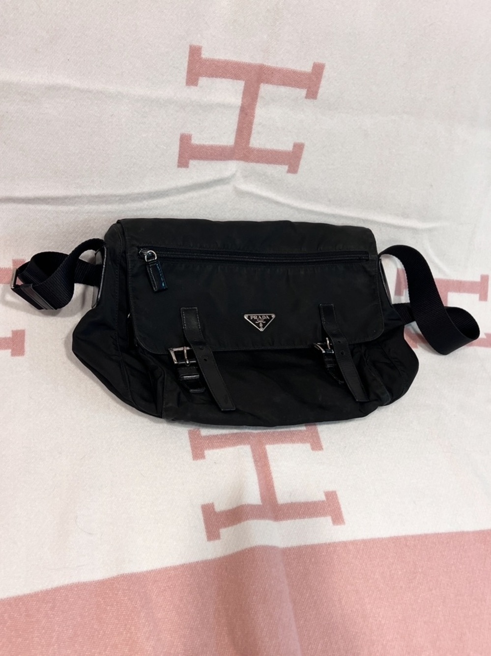 Prada✌🏻Black Nylon Messenger Bag! Offers welcome! - Picture 4 of 15